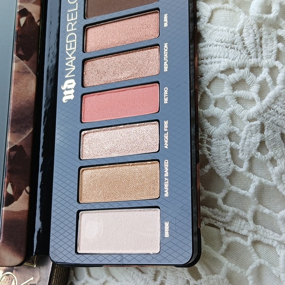NIB Urban Decay Naked Reloaded Eyeshadow Palette - Picture 8 of 8